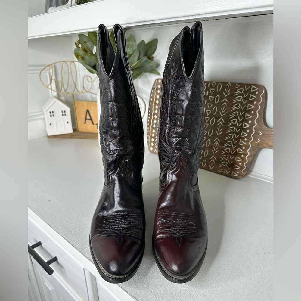 **SOLD** Vintage ACME Classic Black Blood Red Western Embroidered Cowboy Boots - Picture 3 of 8